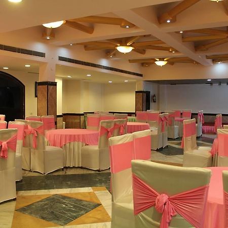 Gajraula Haveli Resort Экстерьер фото