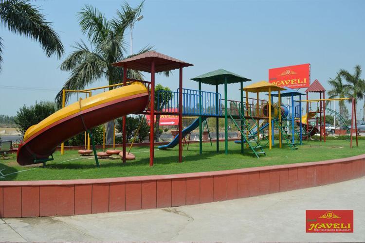 Gajraula Haveli Resort Экстерьер фото